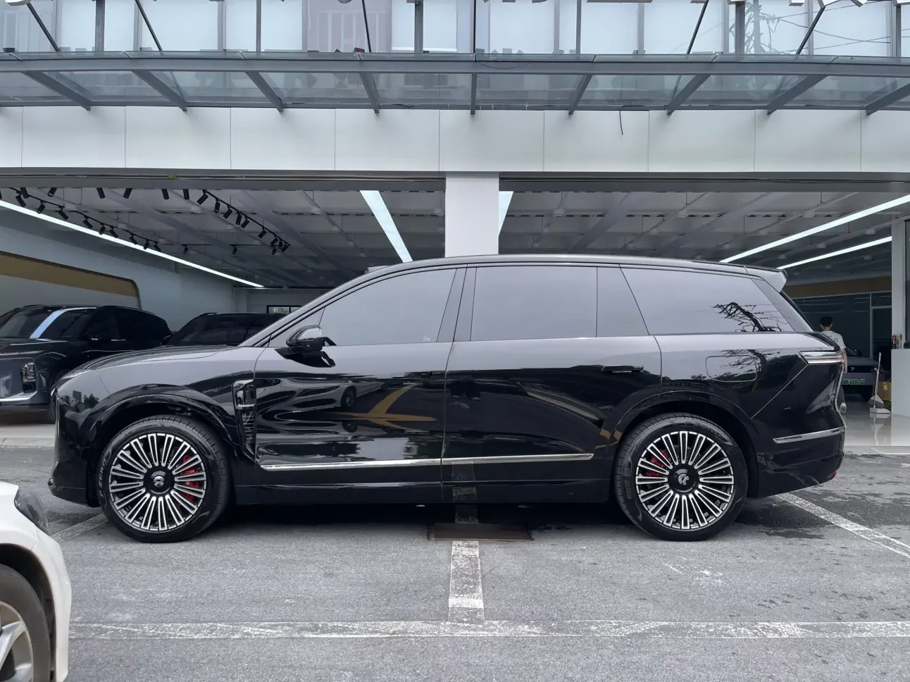 NIO ES8
