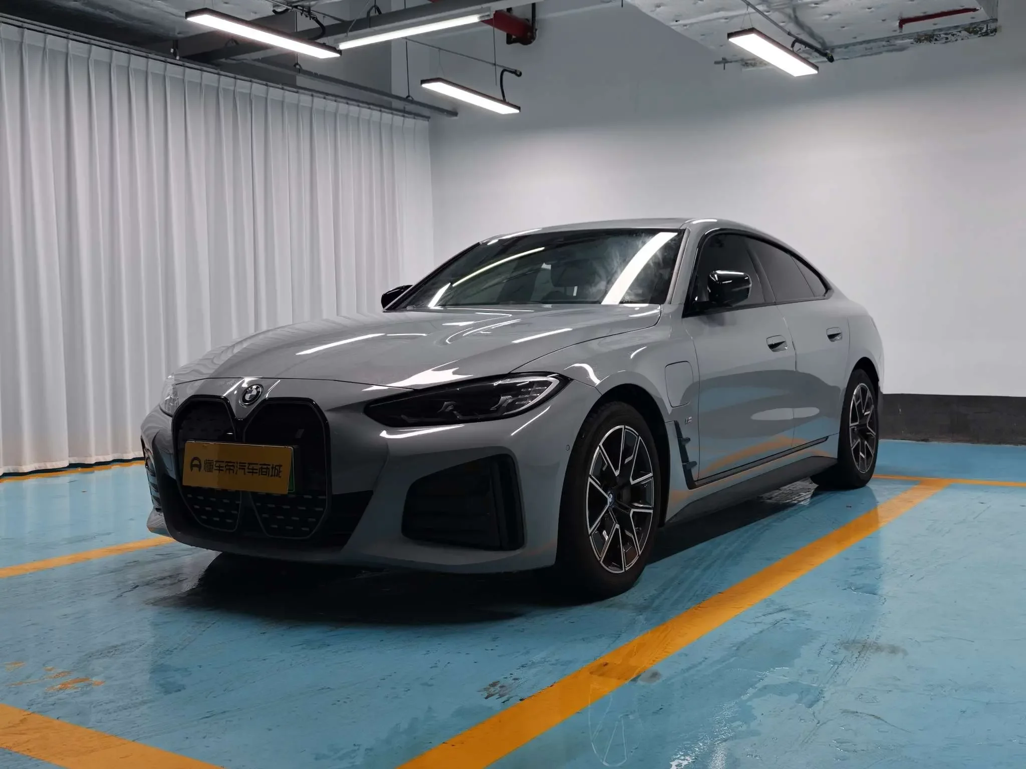 BMW i4