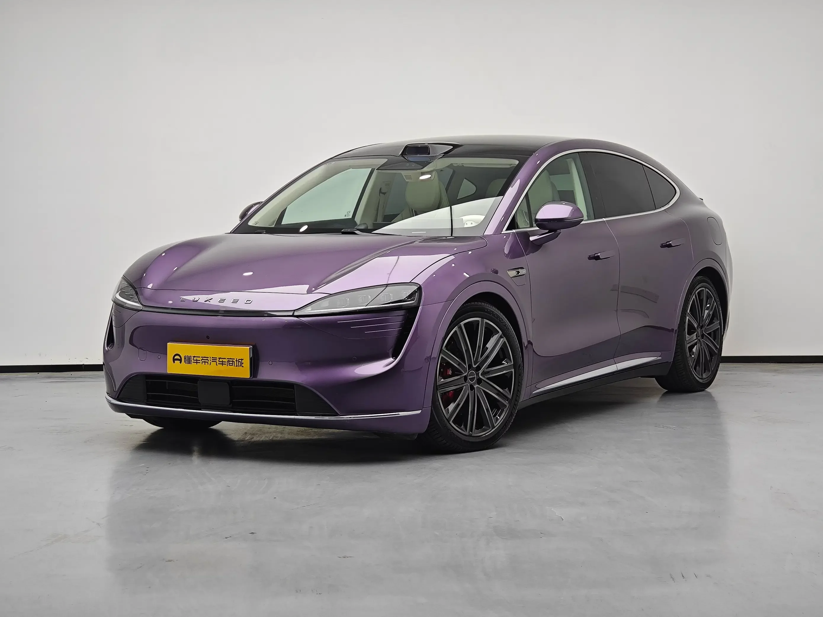 Luxeed Zhijie R7