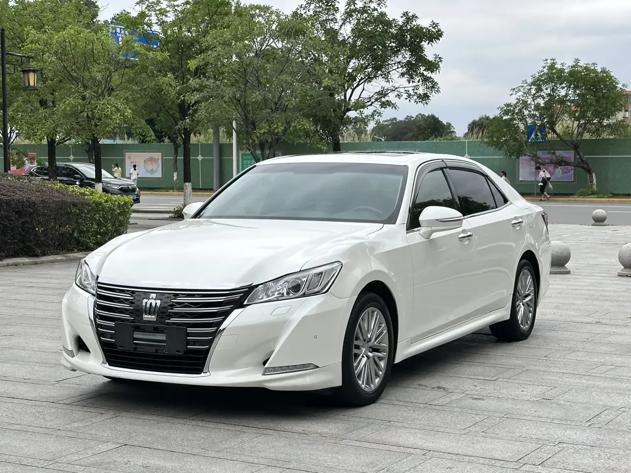 Toyota crown