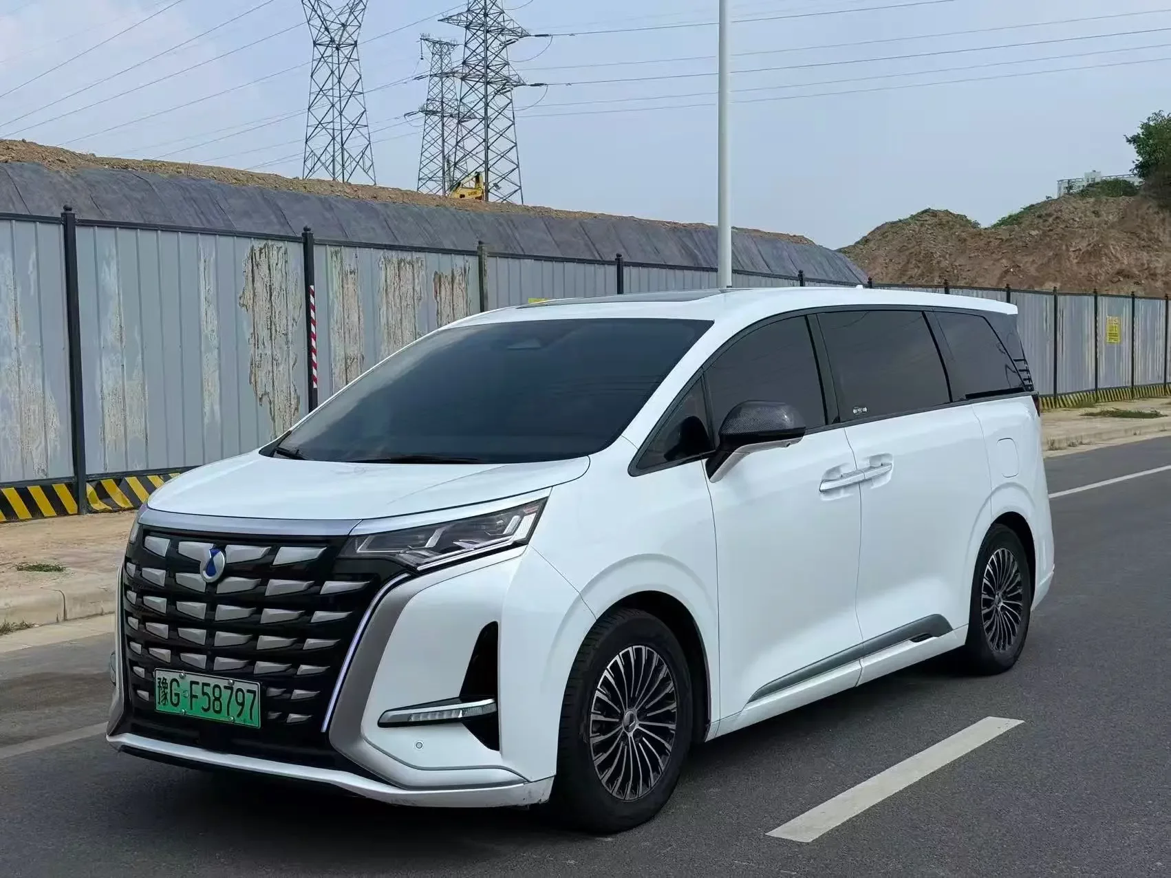 Denza D9 DM