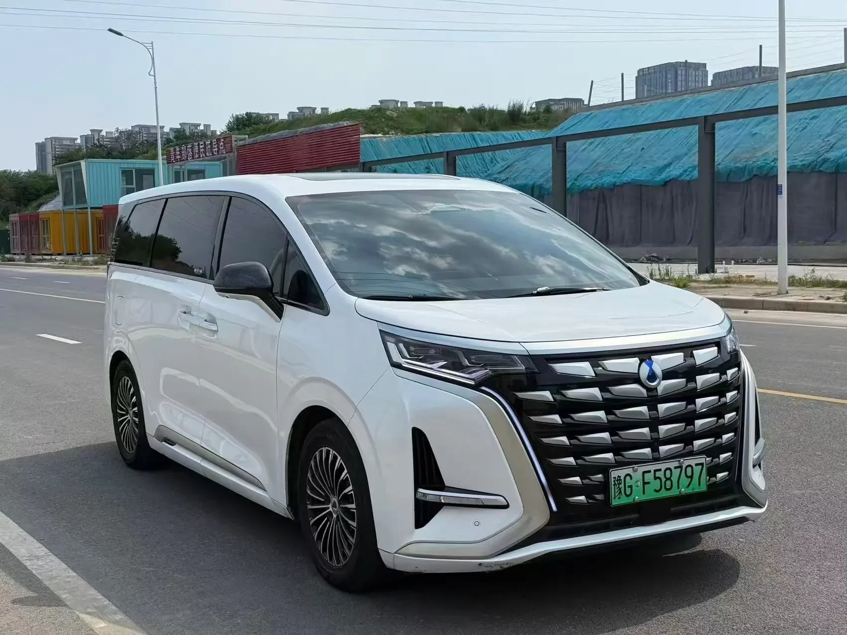 Denza D9 DM