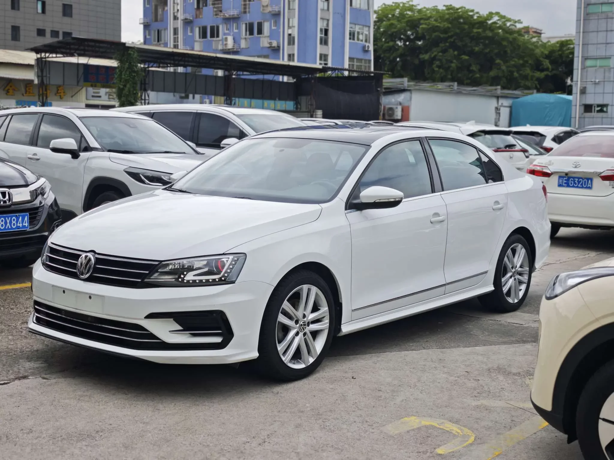 Volkswagen Sagitar