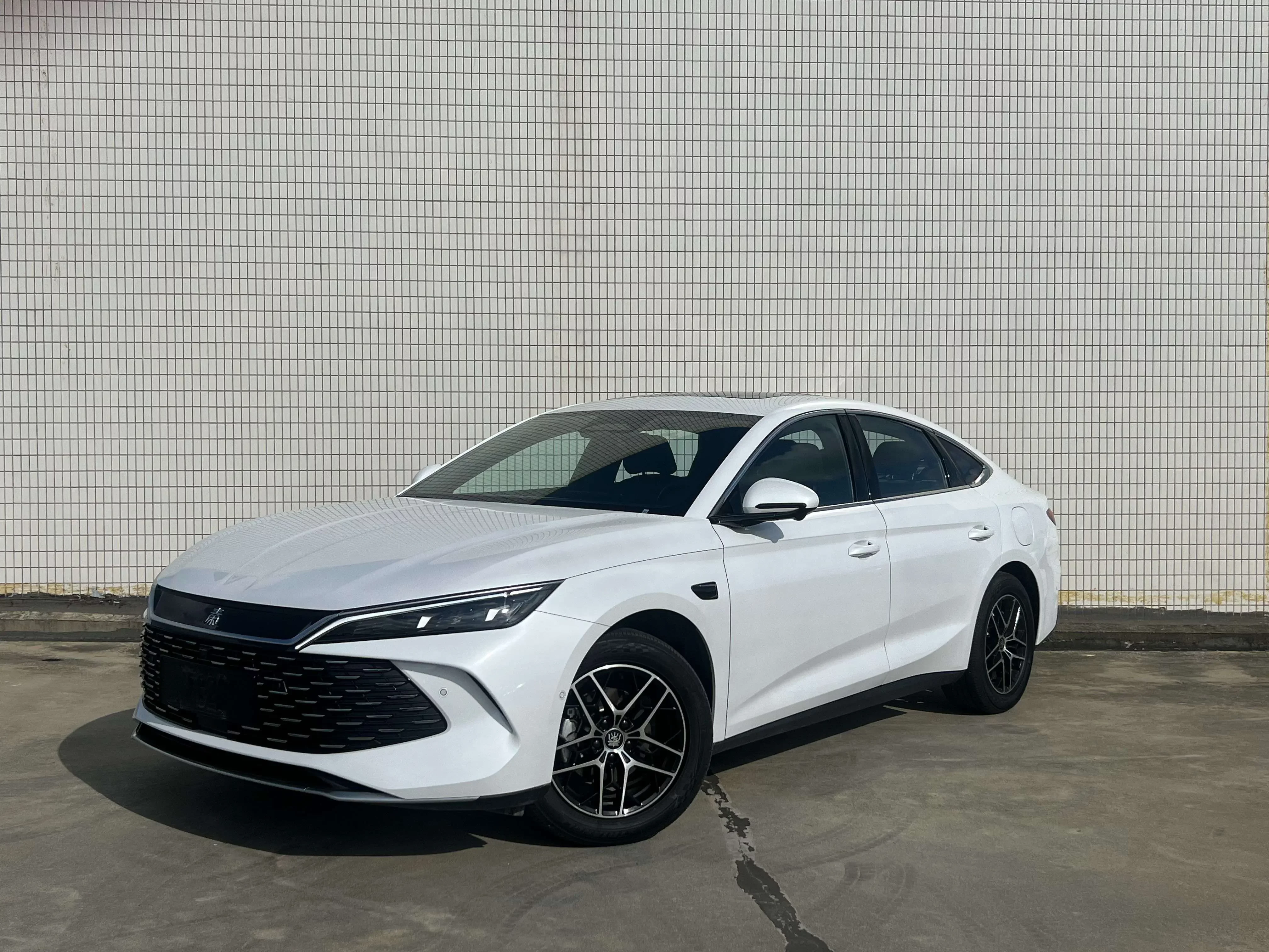 BYD Qin L DM
