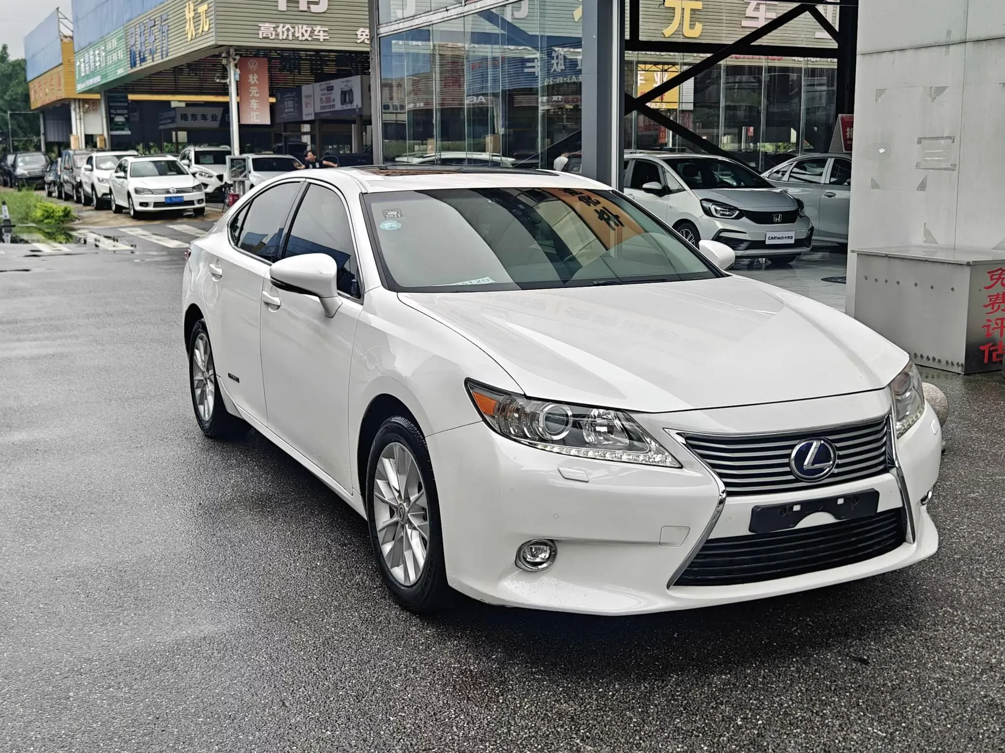 Lexus ES