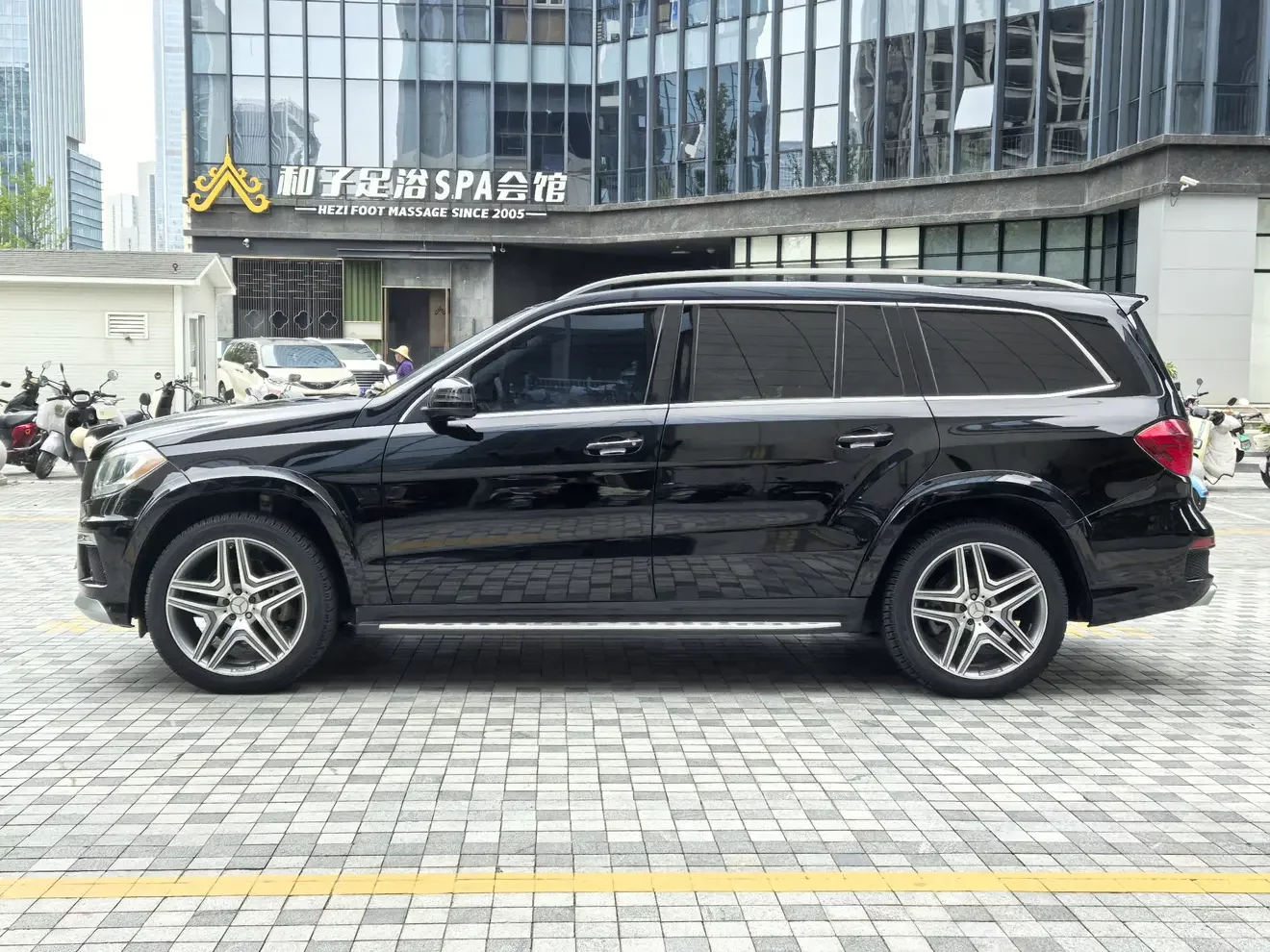 Mercedes-Benz GL Class