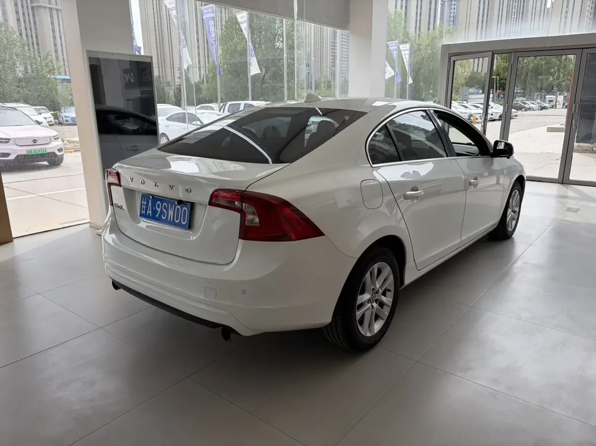 Volvo S60