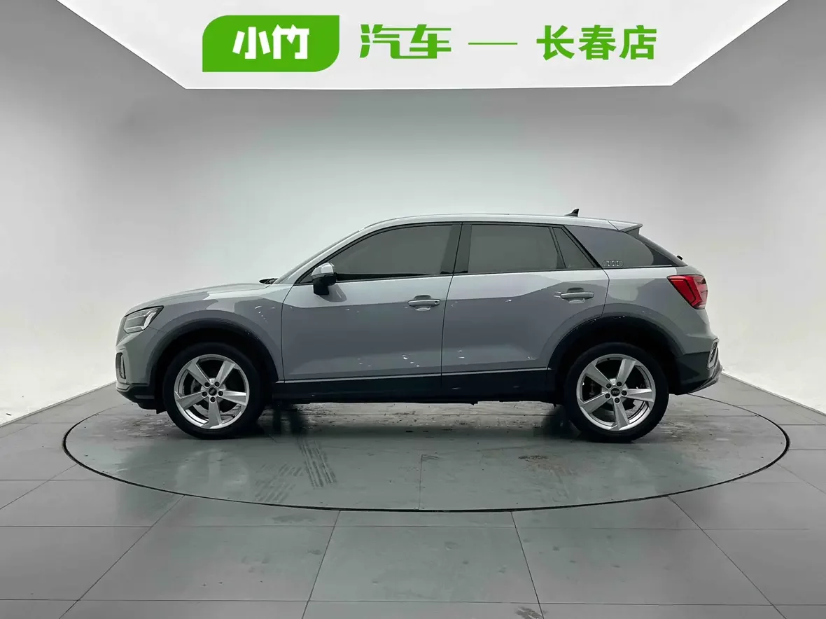 Audi Q2L