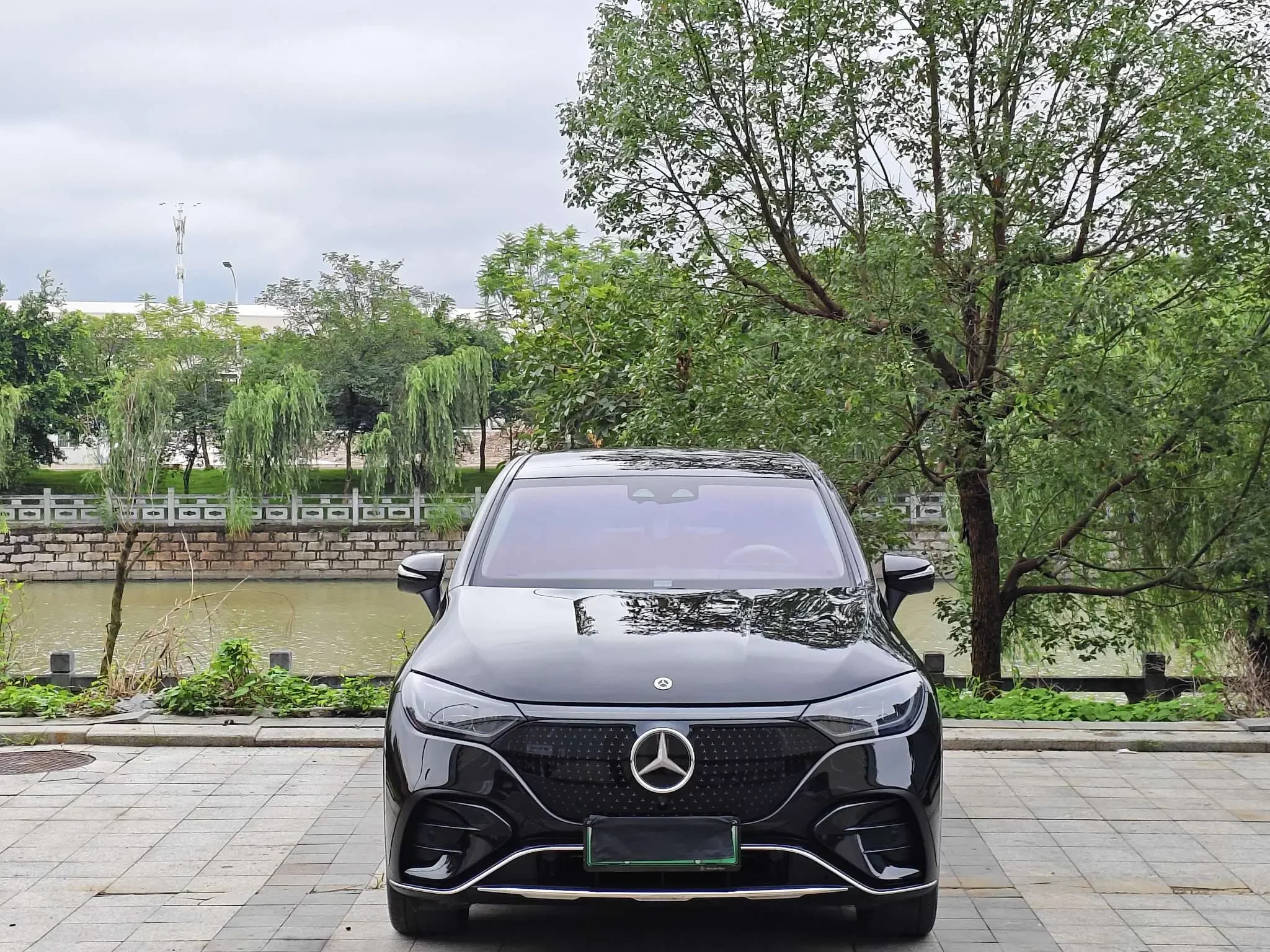 Mercedes-Benz EQE SUV