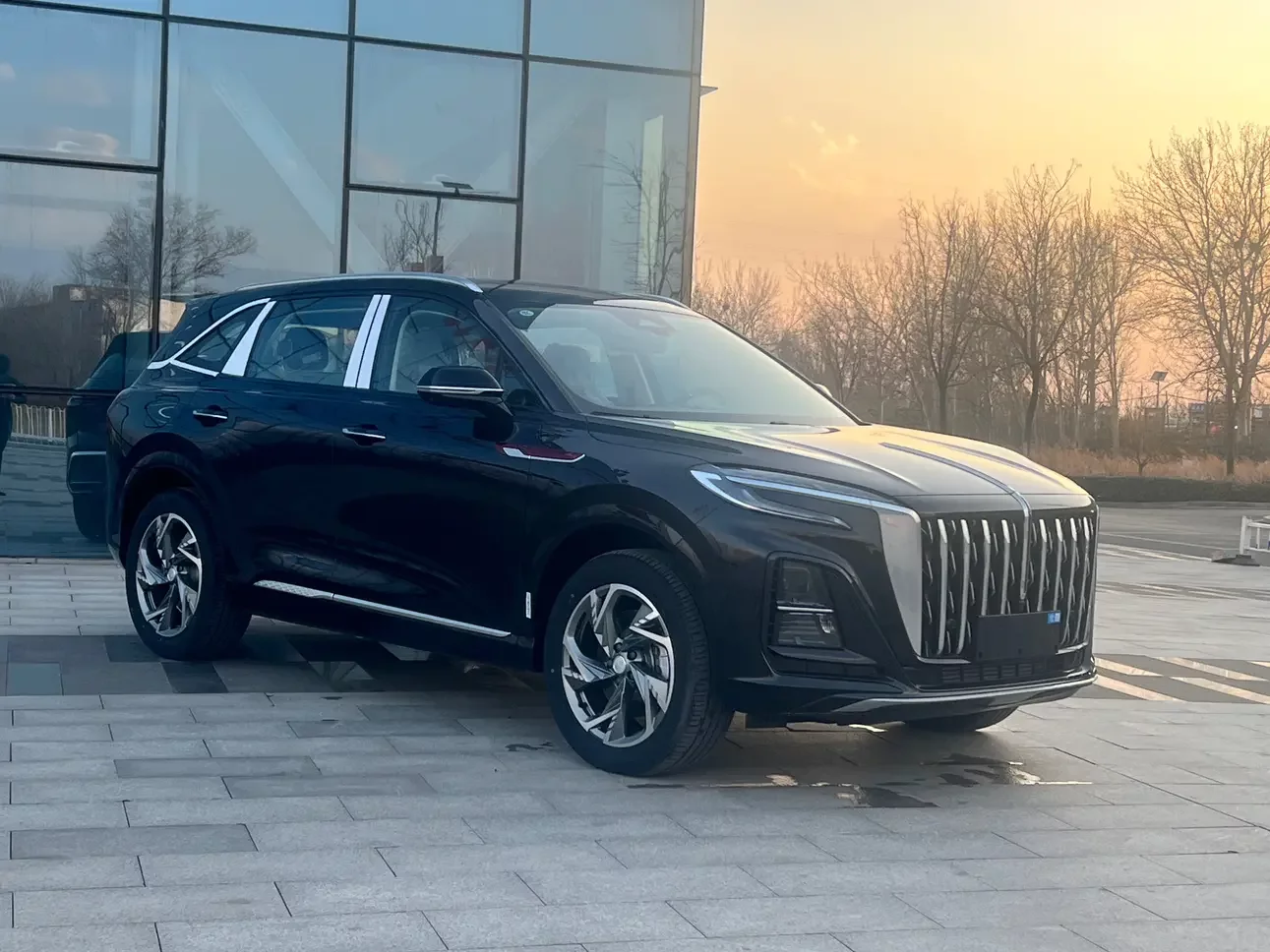 Hongqi HS3