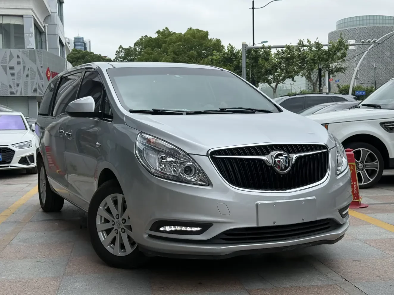 Buick GL8