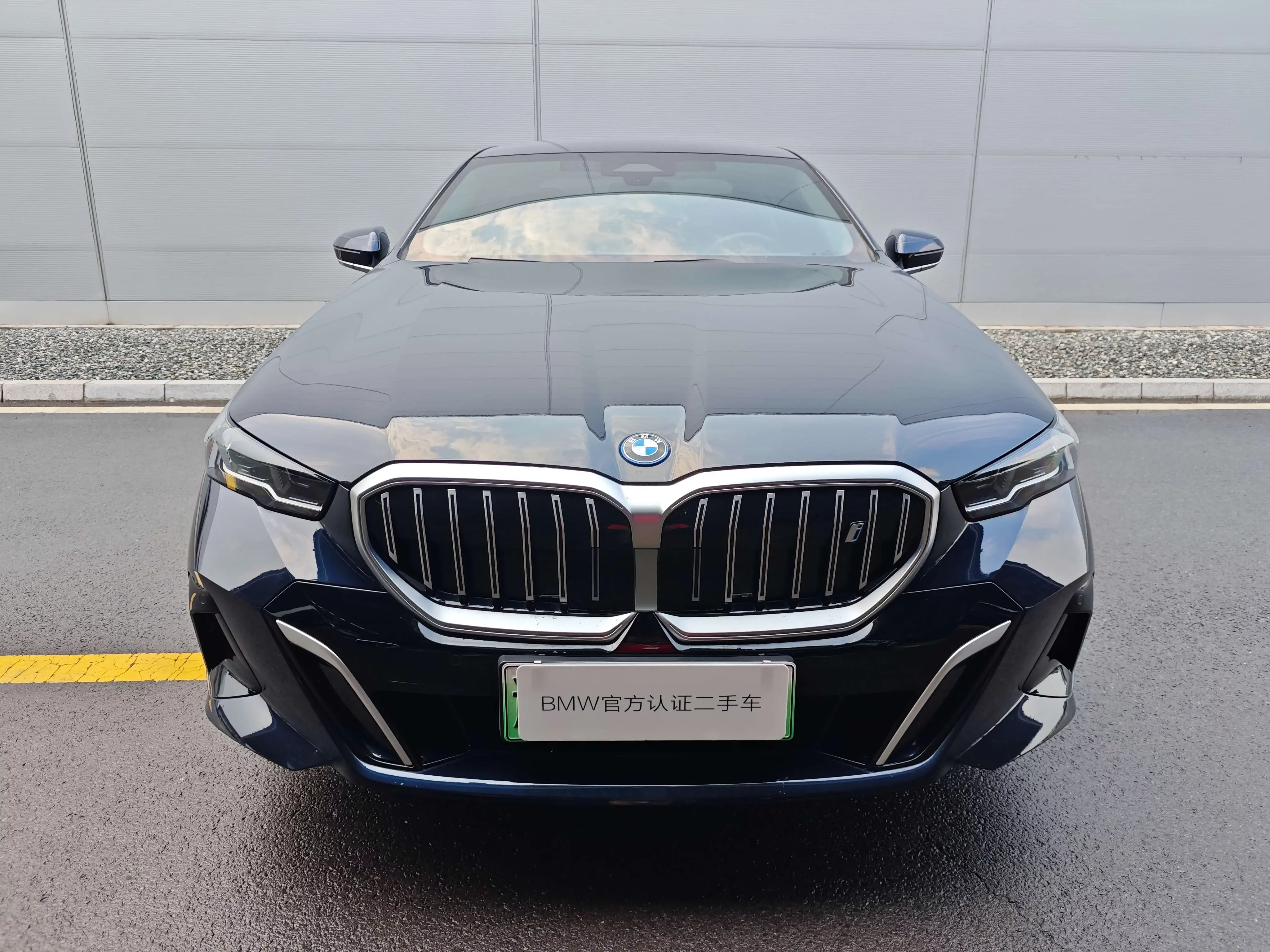 BMW i5