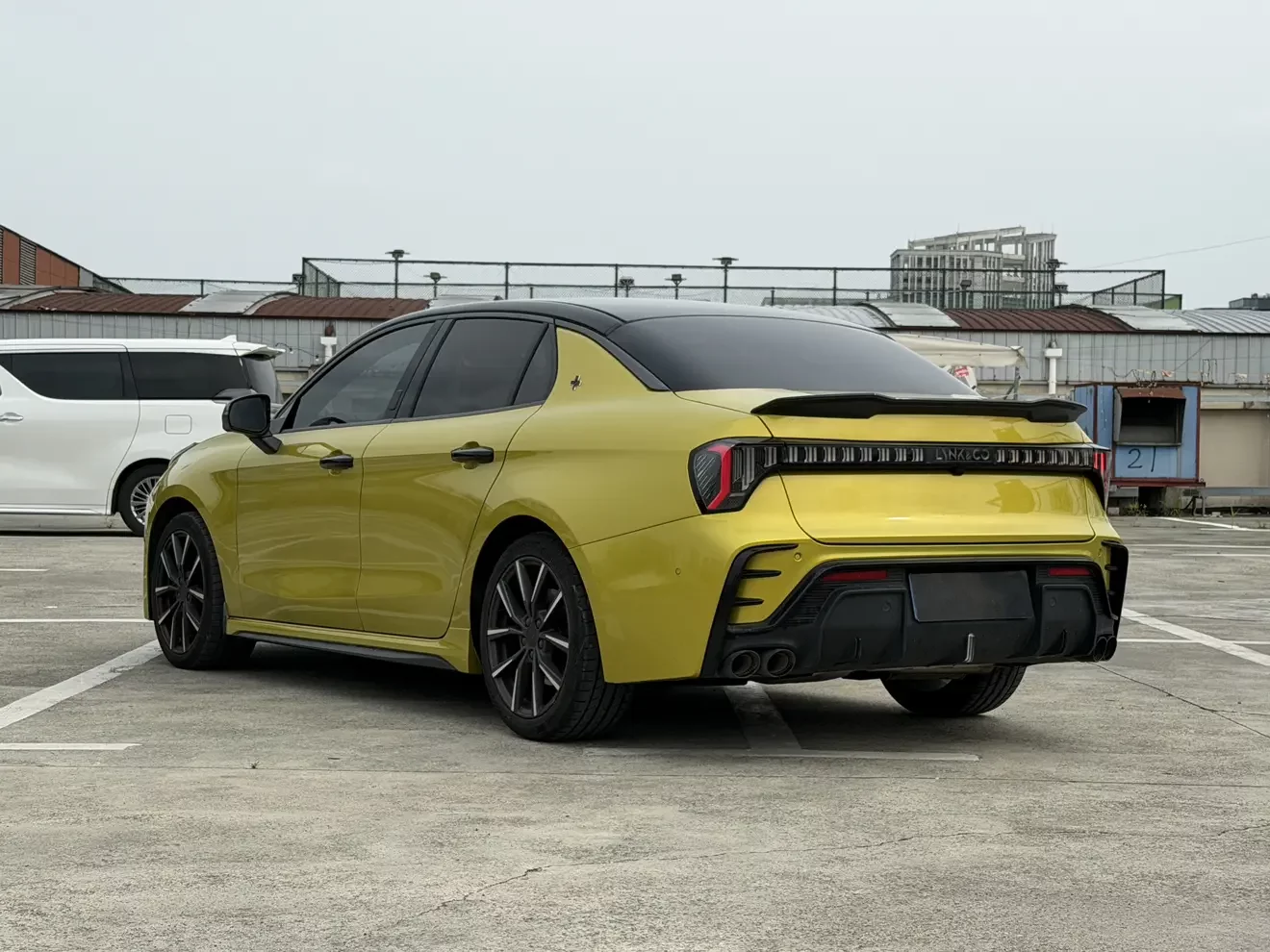 Lynk & Co 03