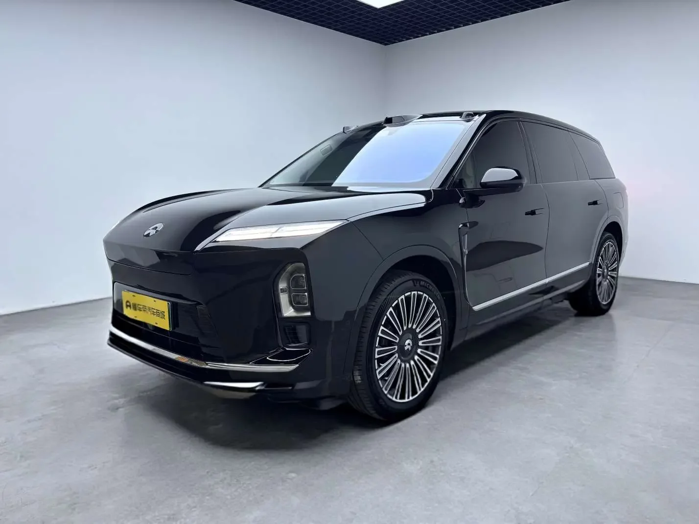 NIO ES8