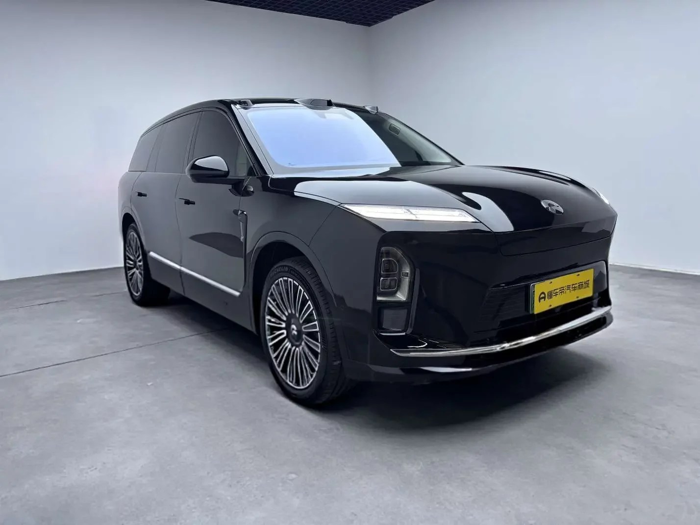 NIO ES8