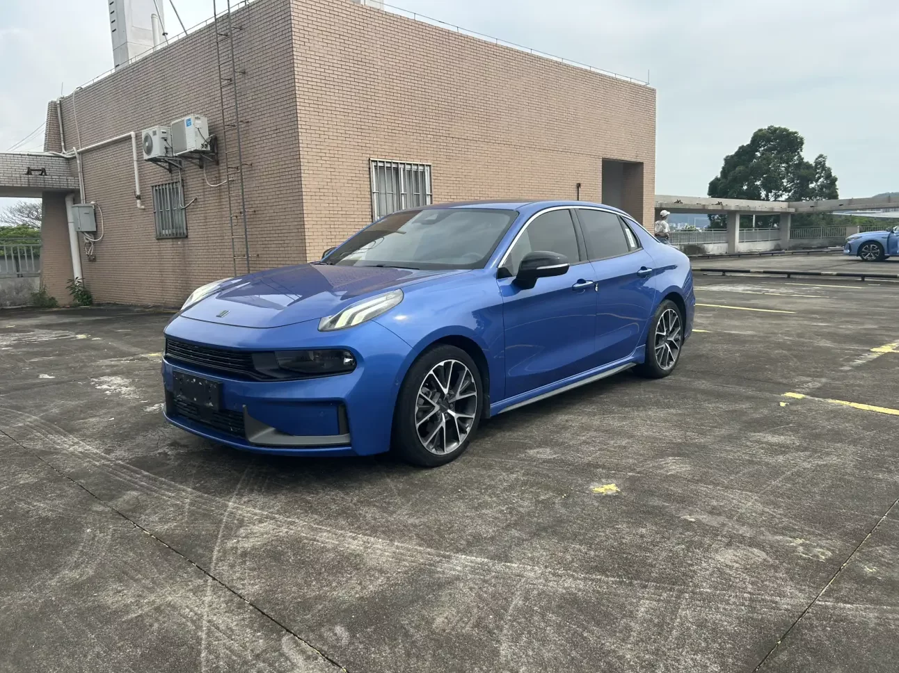 Lynk & Co 03