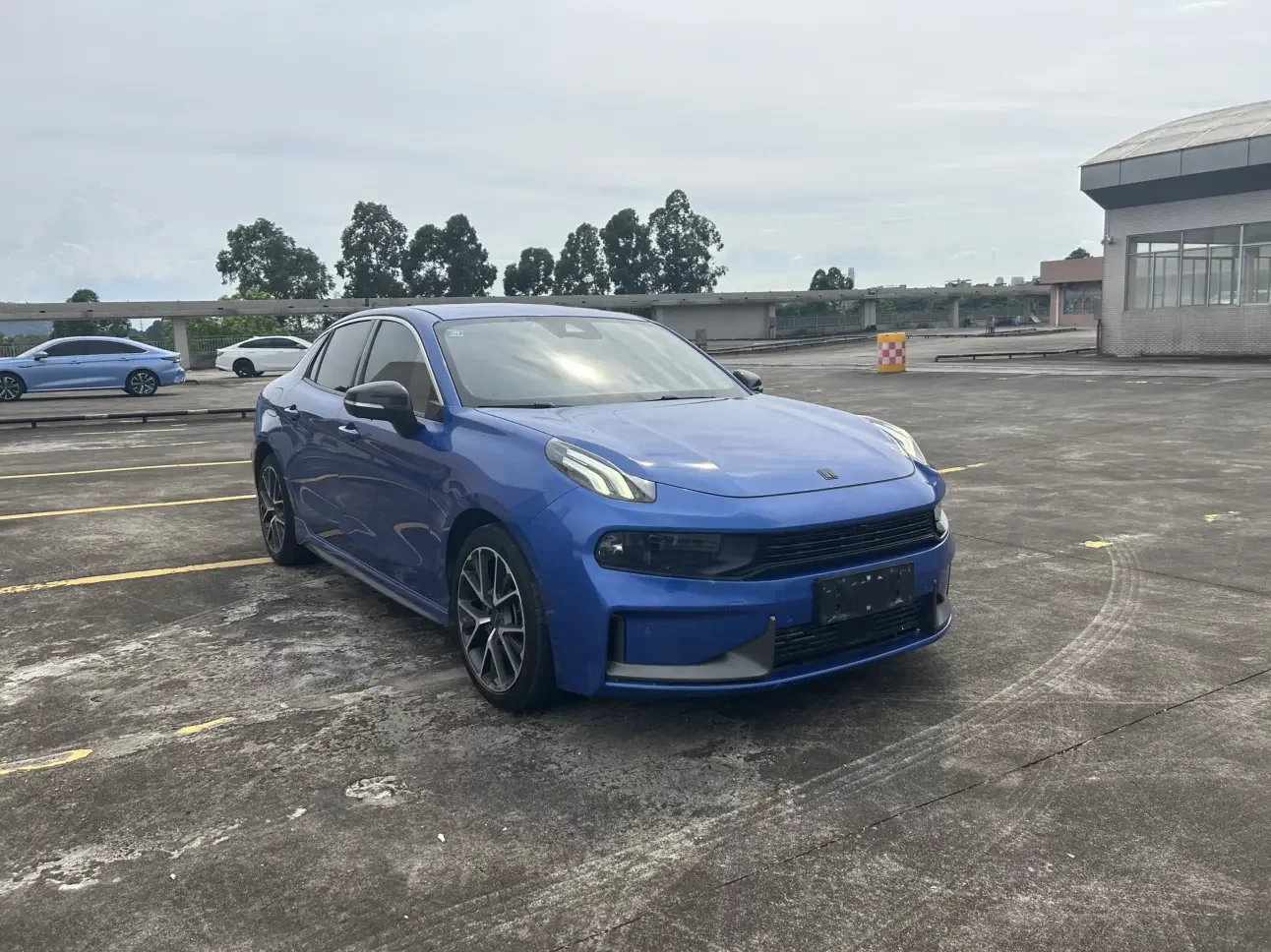 Lynk & Co 03