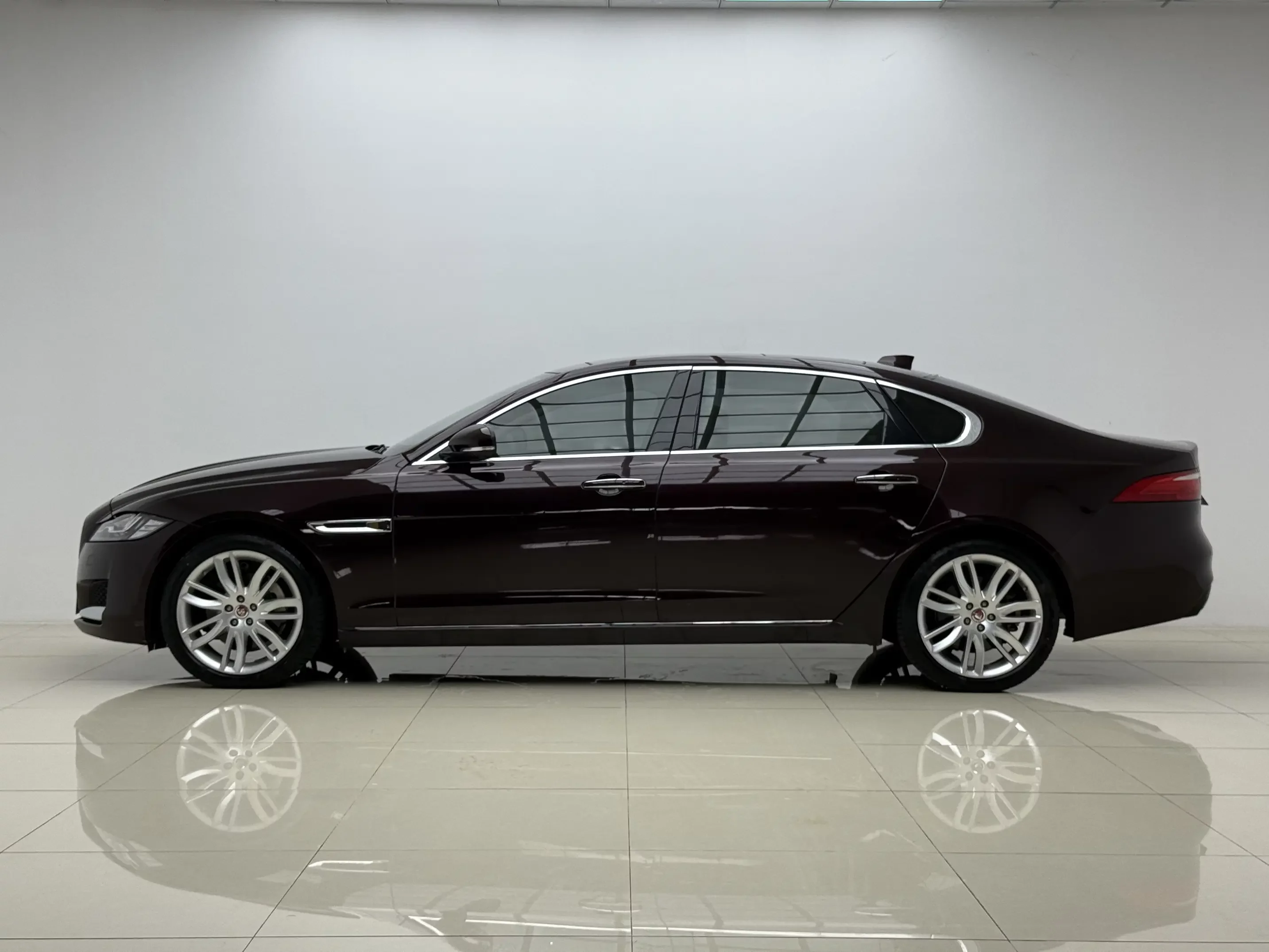 Jaguar XFL