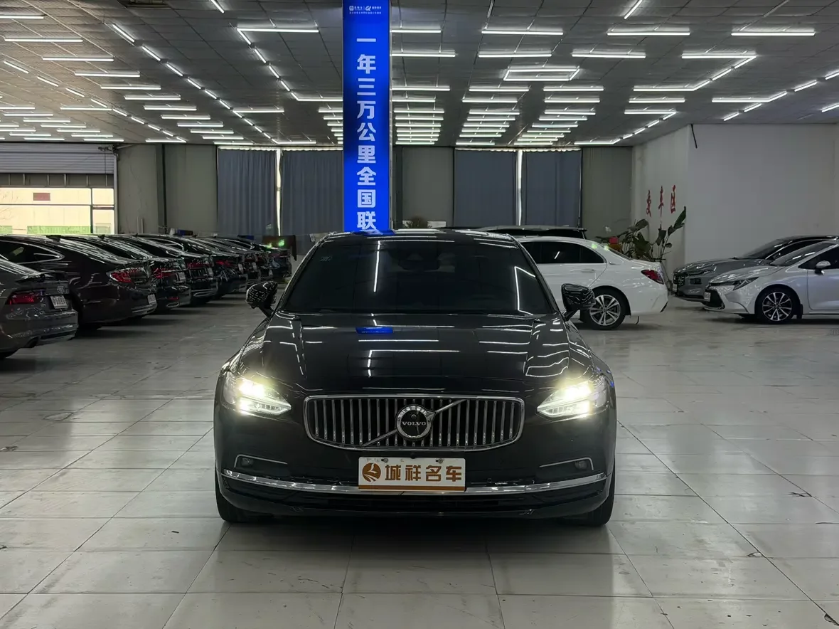 Volvo S90