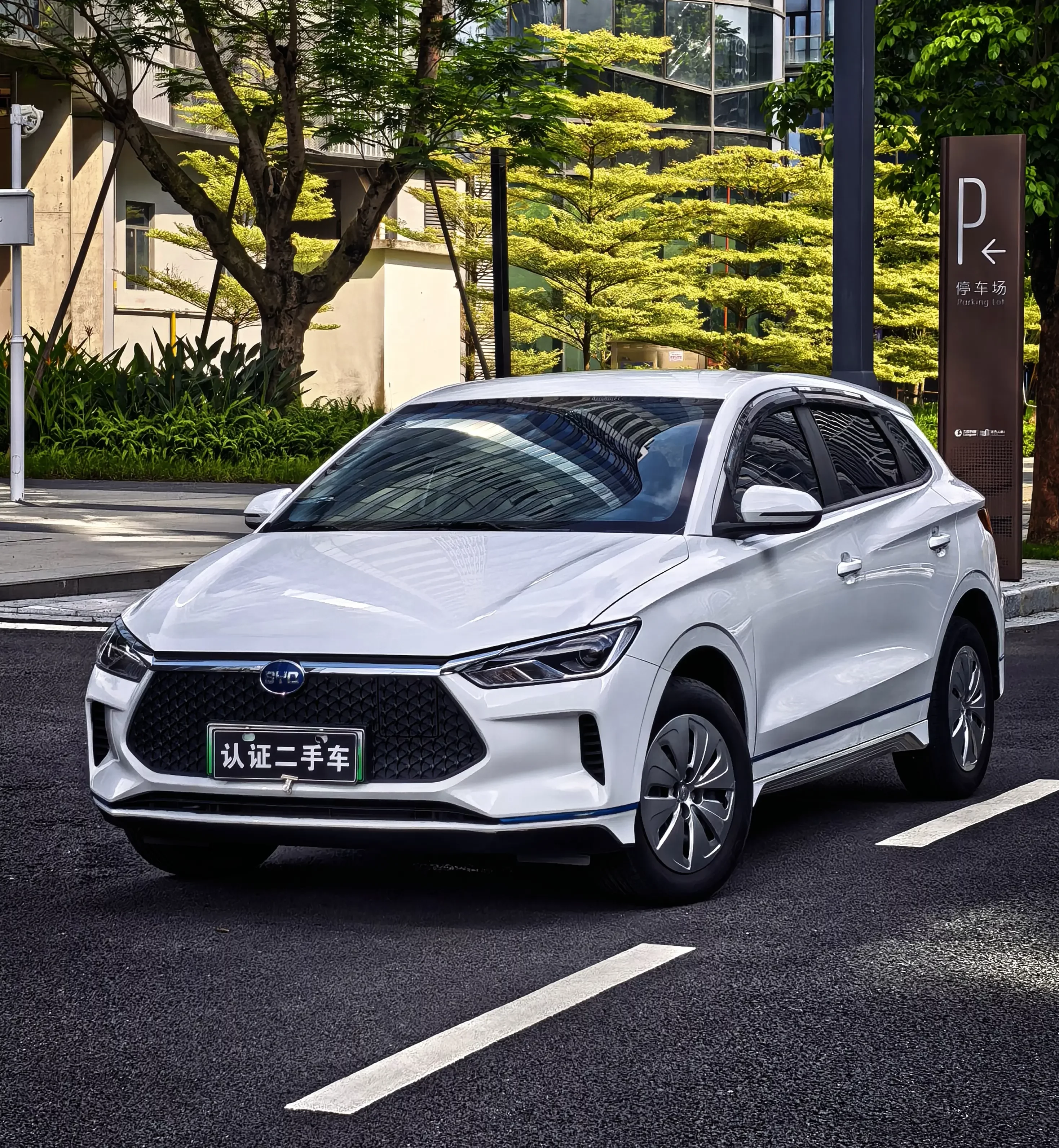 BYD e2