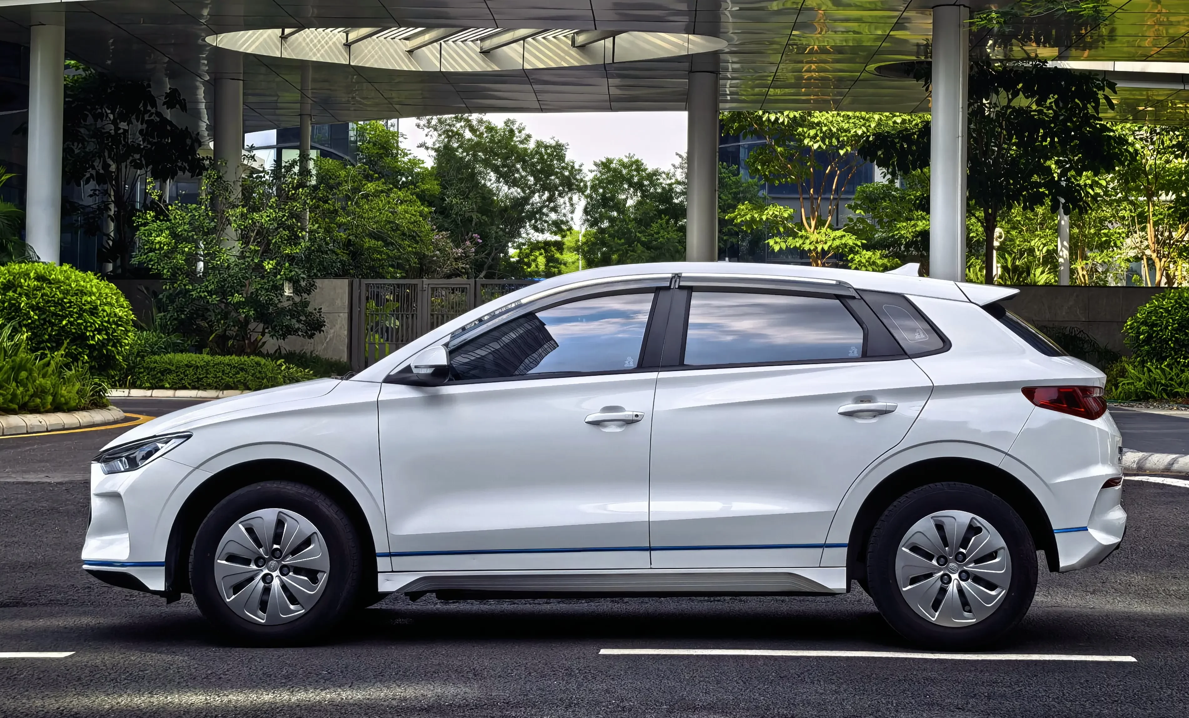 BYD e2
