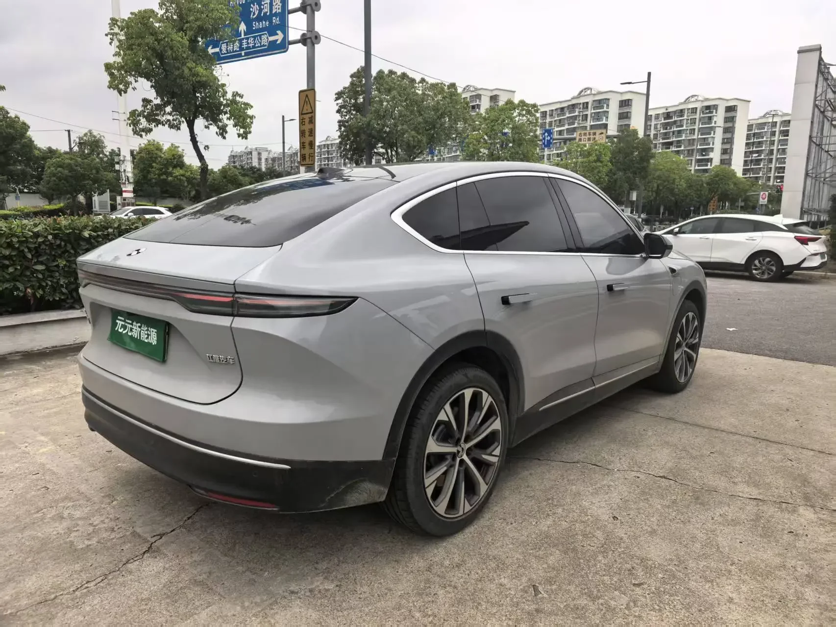 NIO EC7