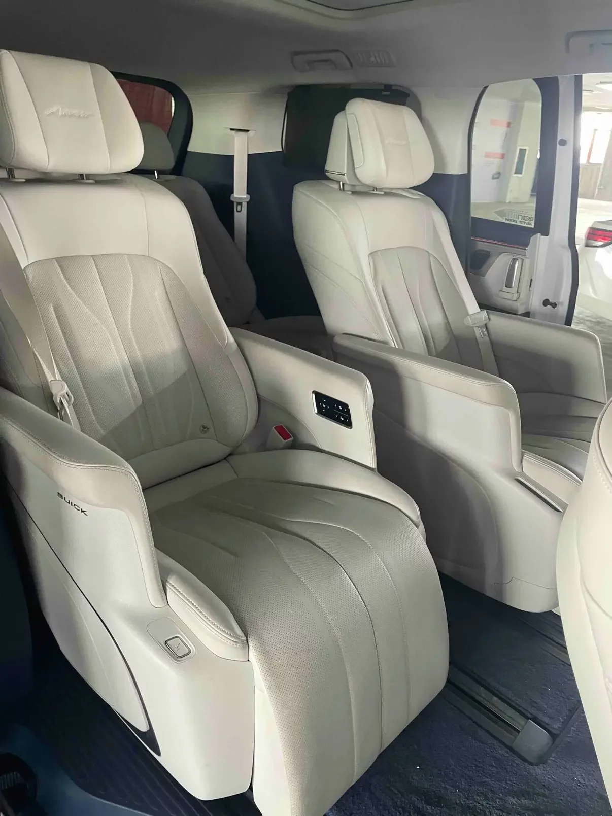 Buick GL8 PHEV