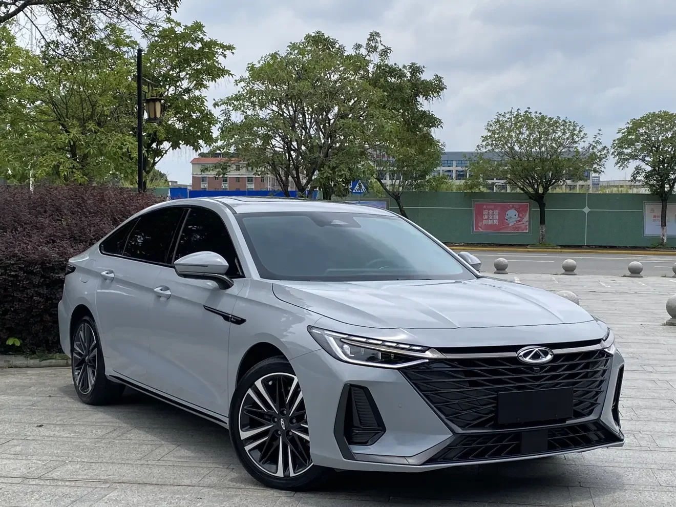 Chery Arrizo 8