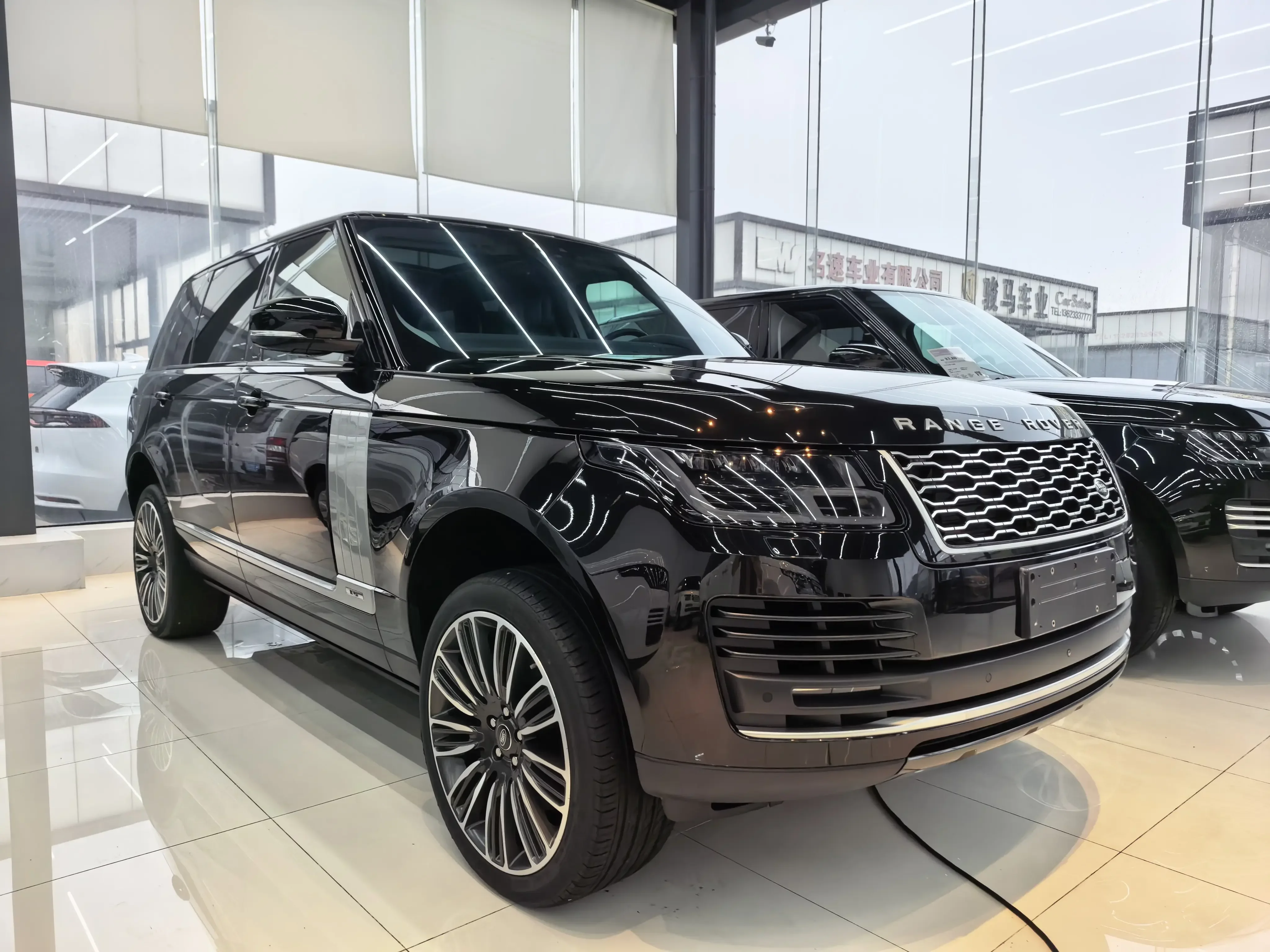 Land Rover range rover