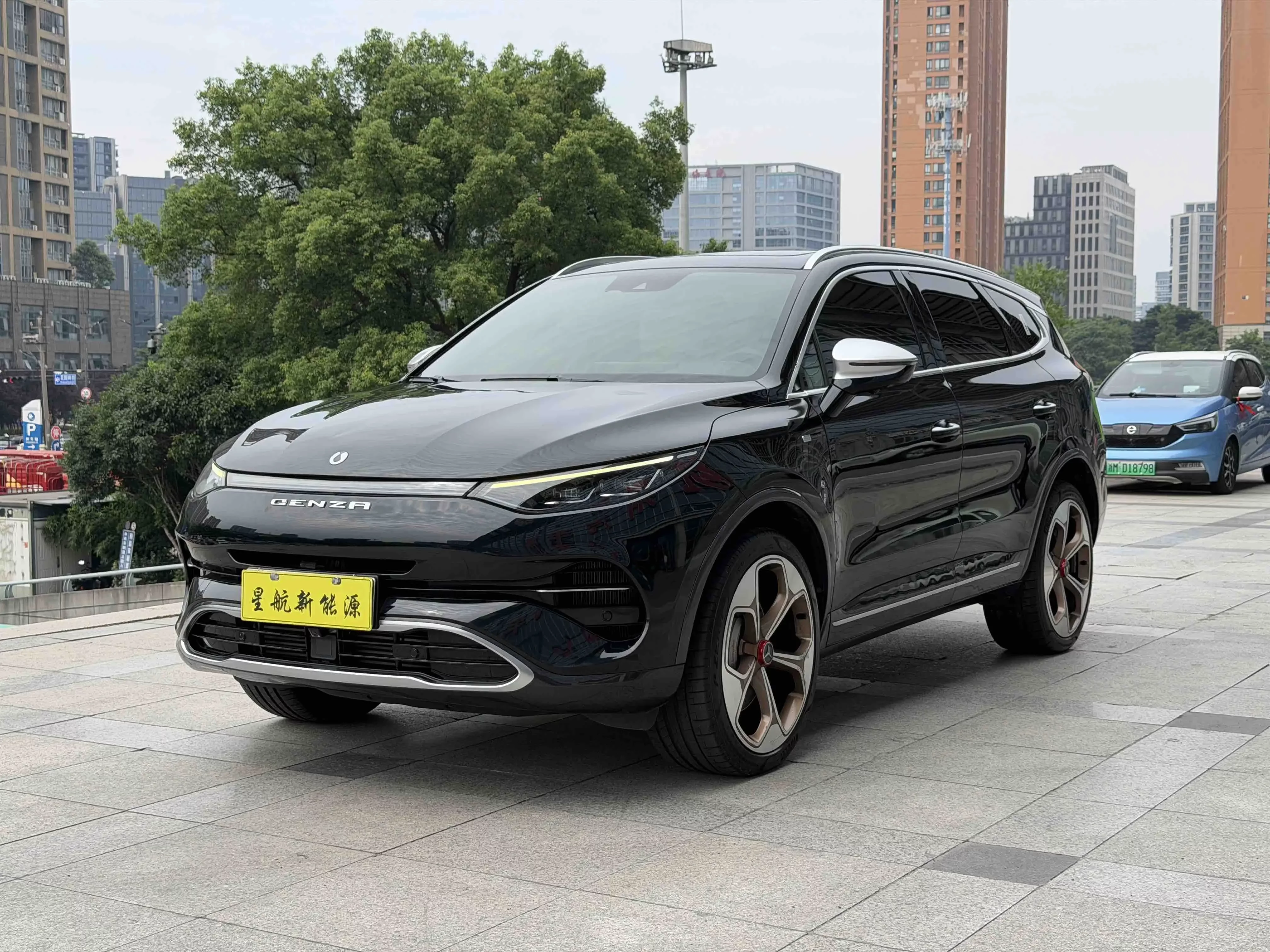 Denza X PHEV