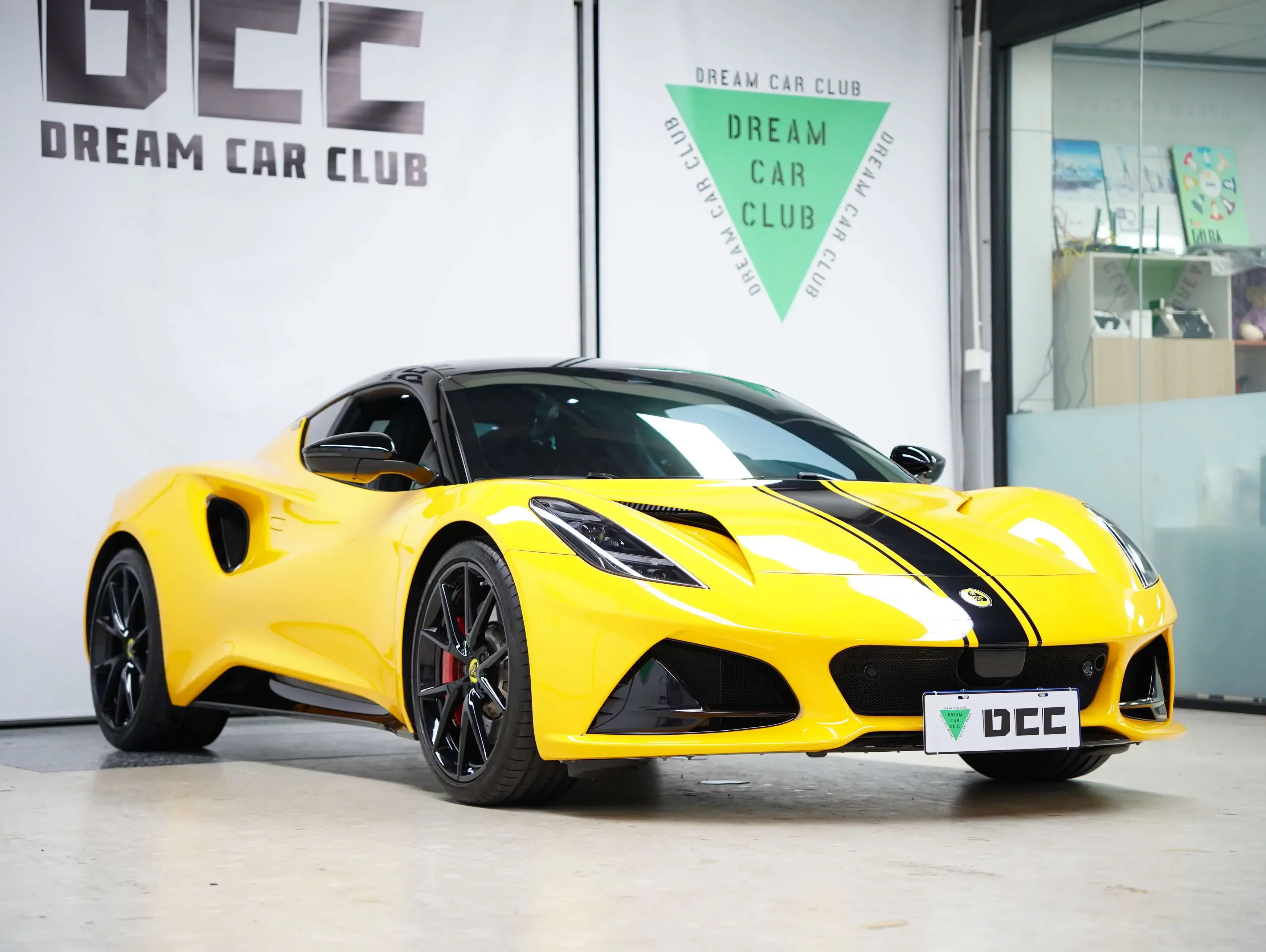 Lotus Emira