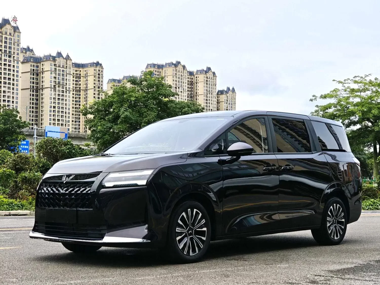 Wuling Starlight 730 PHEV