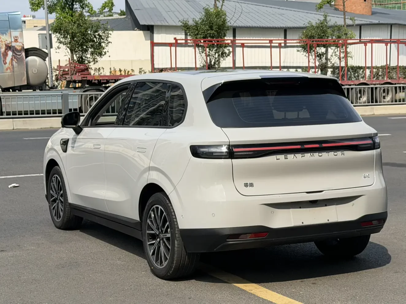 Leapmotor B10