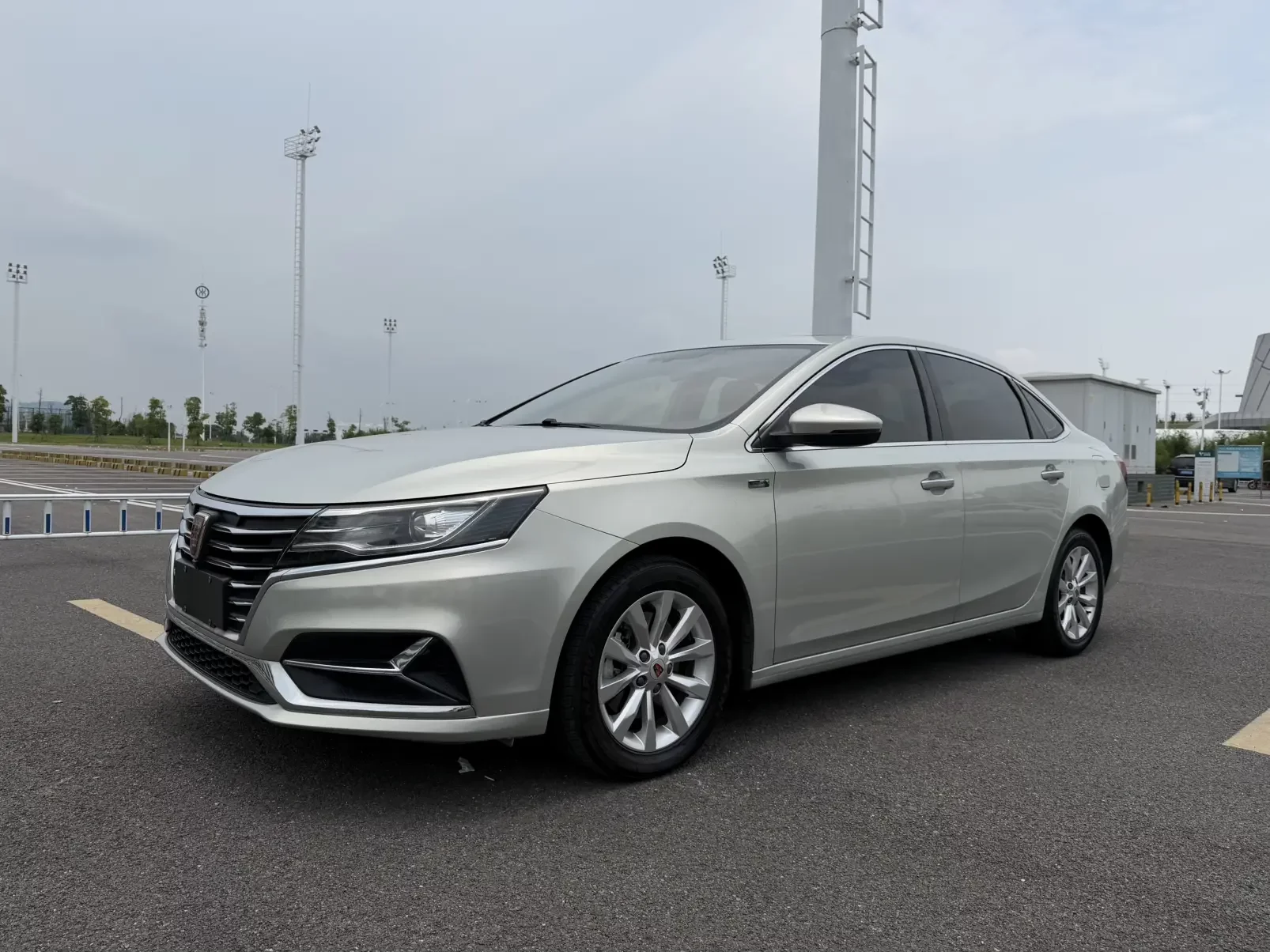 Roewe ei6