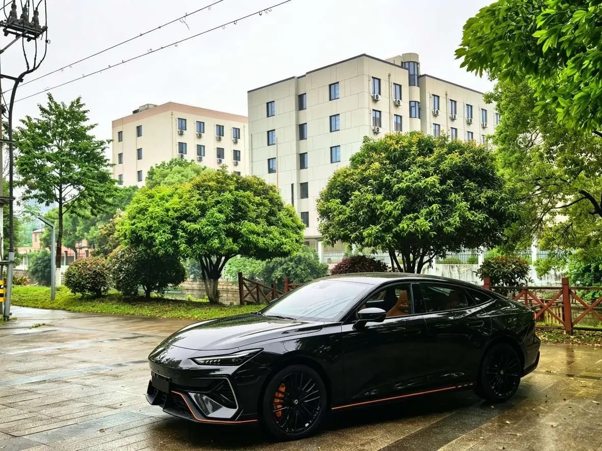 Changan UNI-V