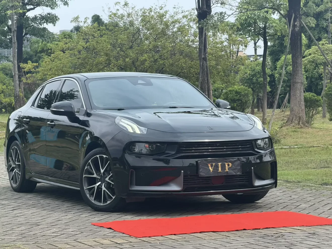 Lynk & Co 03