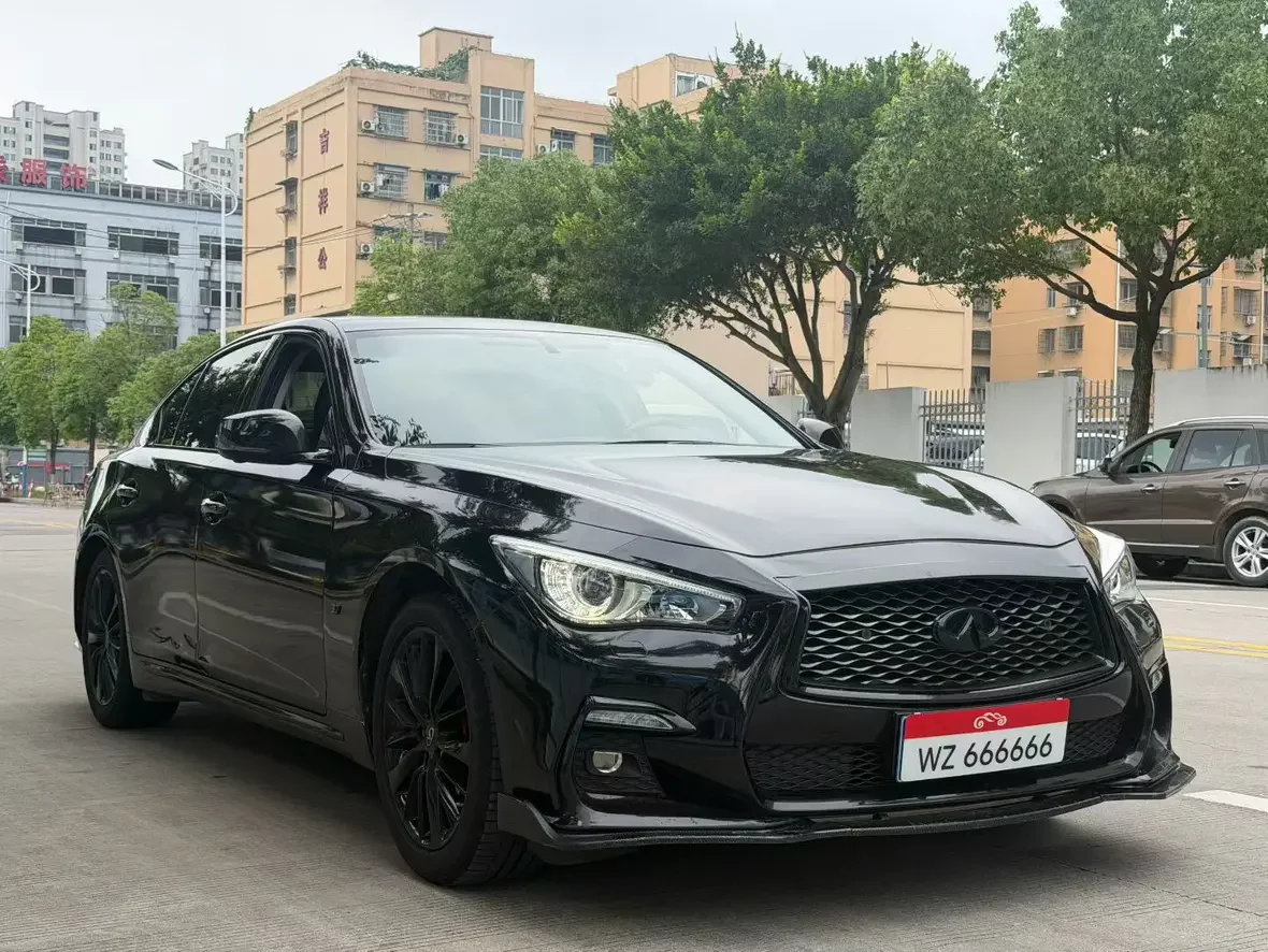 Infiniti Q50L