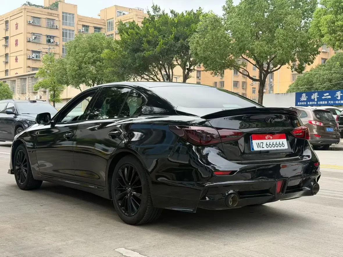Infiniti Q50L