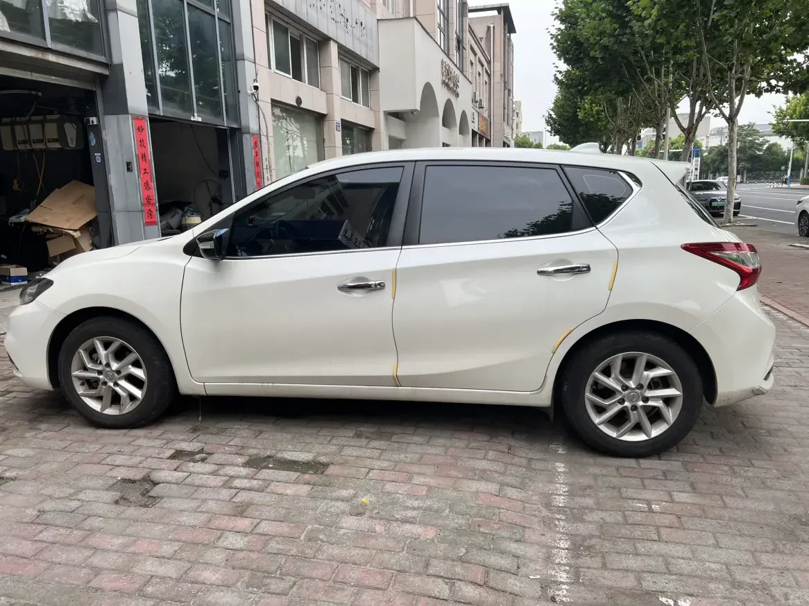 Nissan Tiida