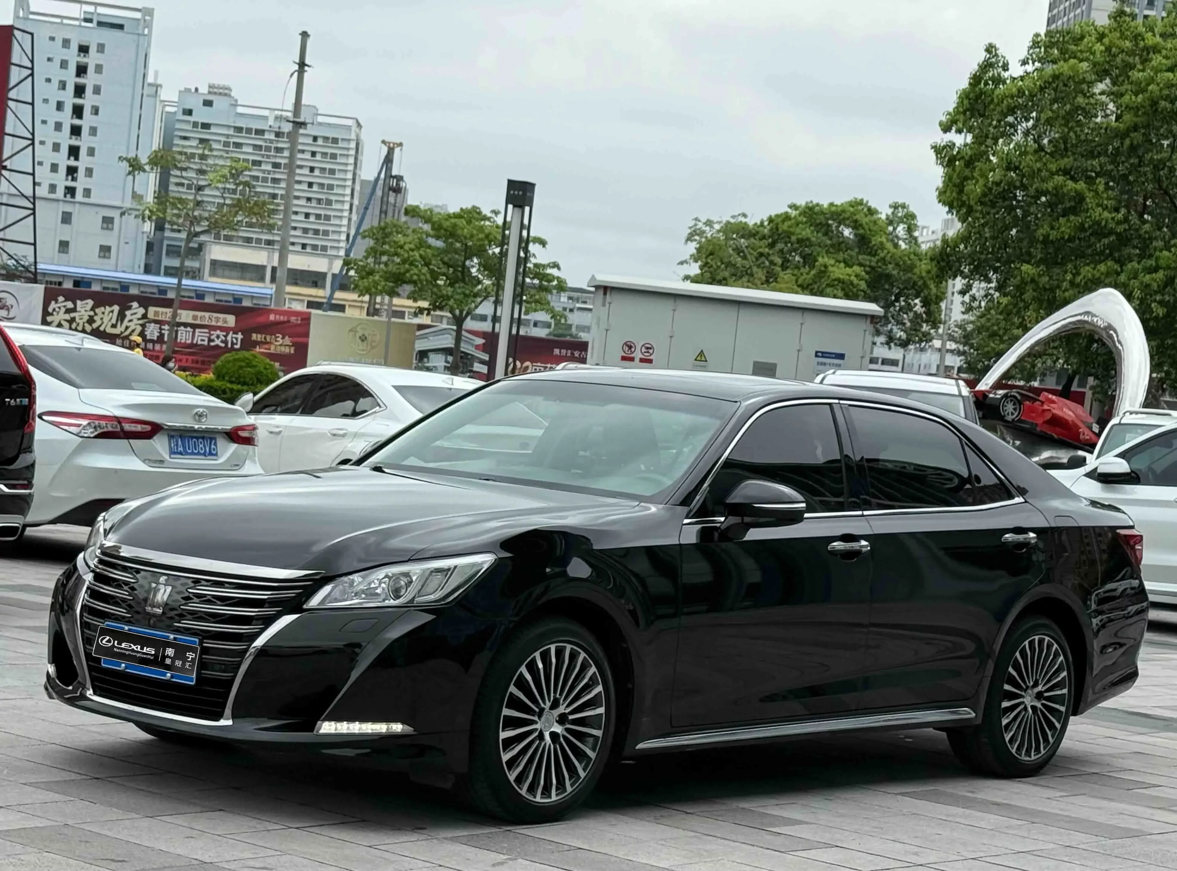 Toyota crown