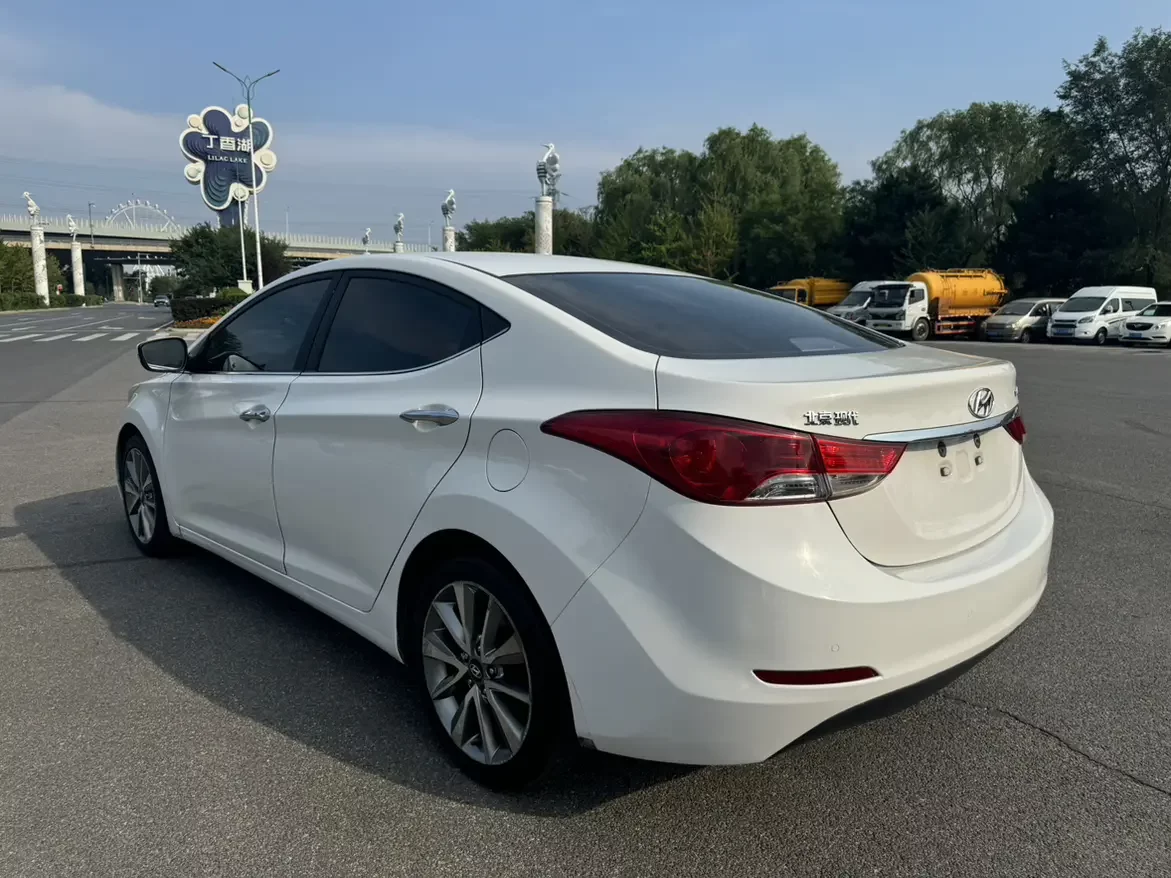 Hyundai Elantra