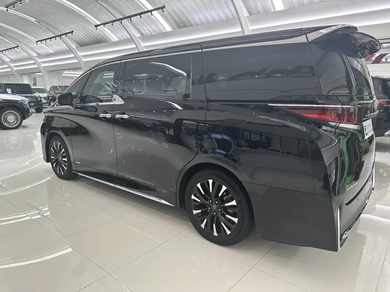 Toyota Crown Wellfire