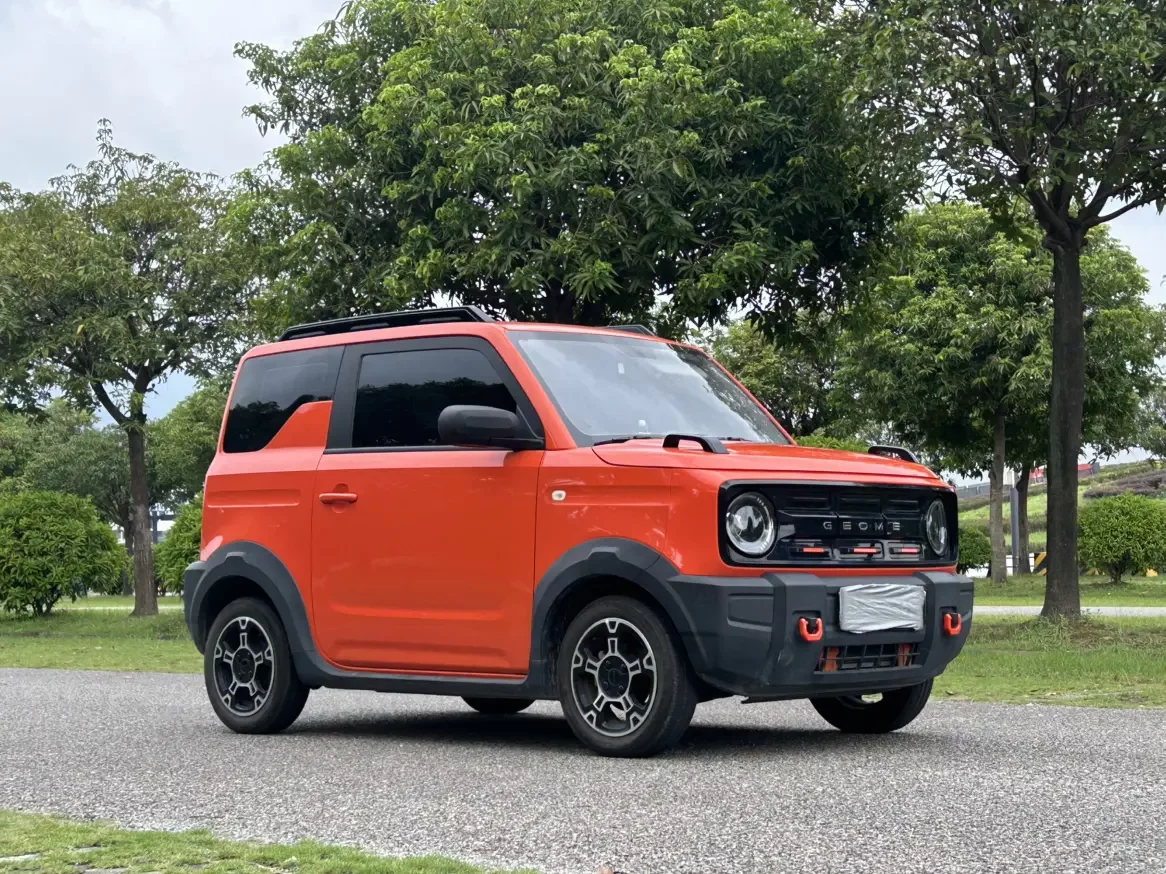 Geely panda