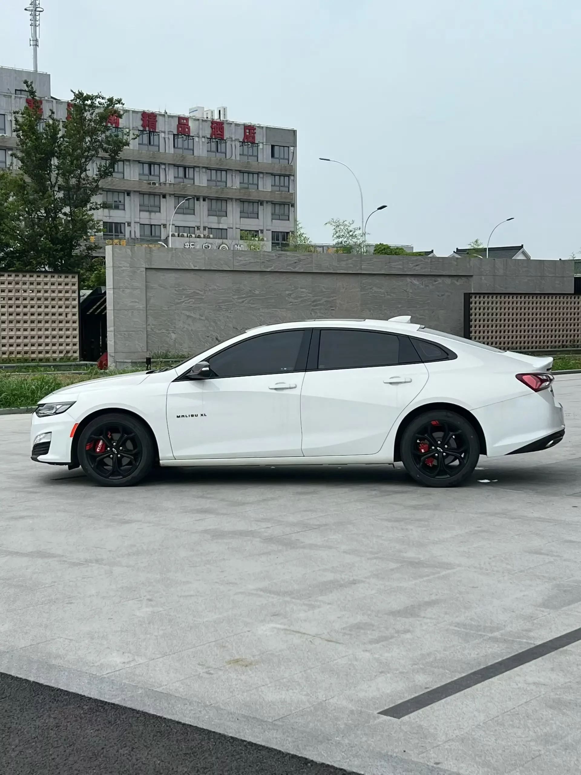 Chevrolet Malibu XL