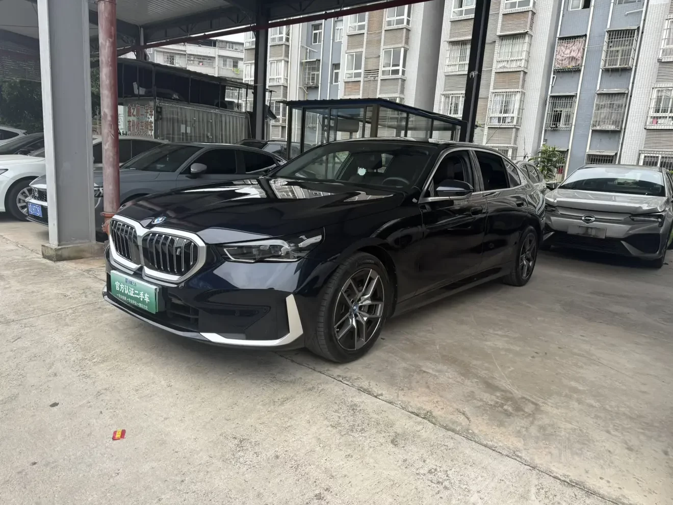 BMW i5