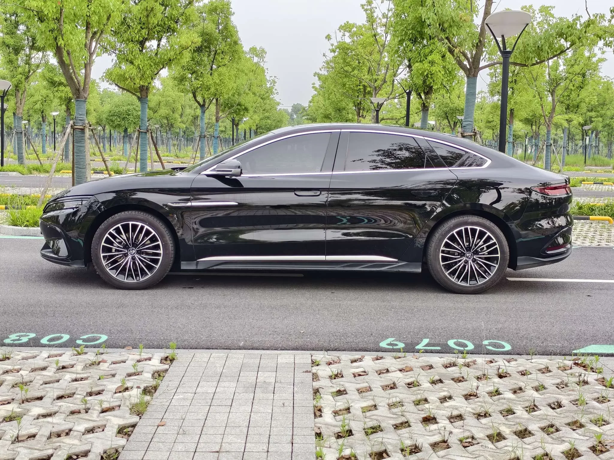 BYD Han EV