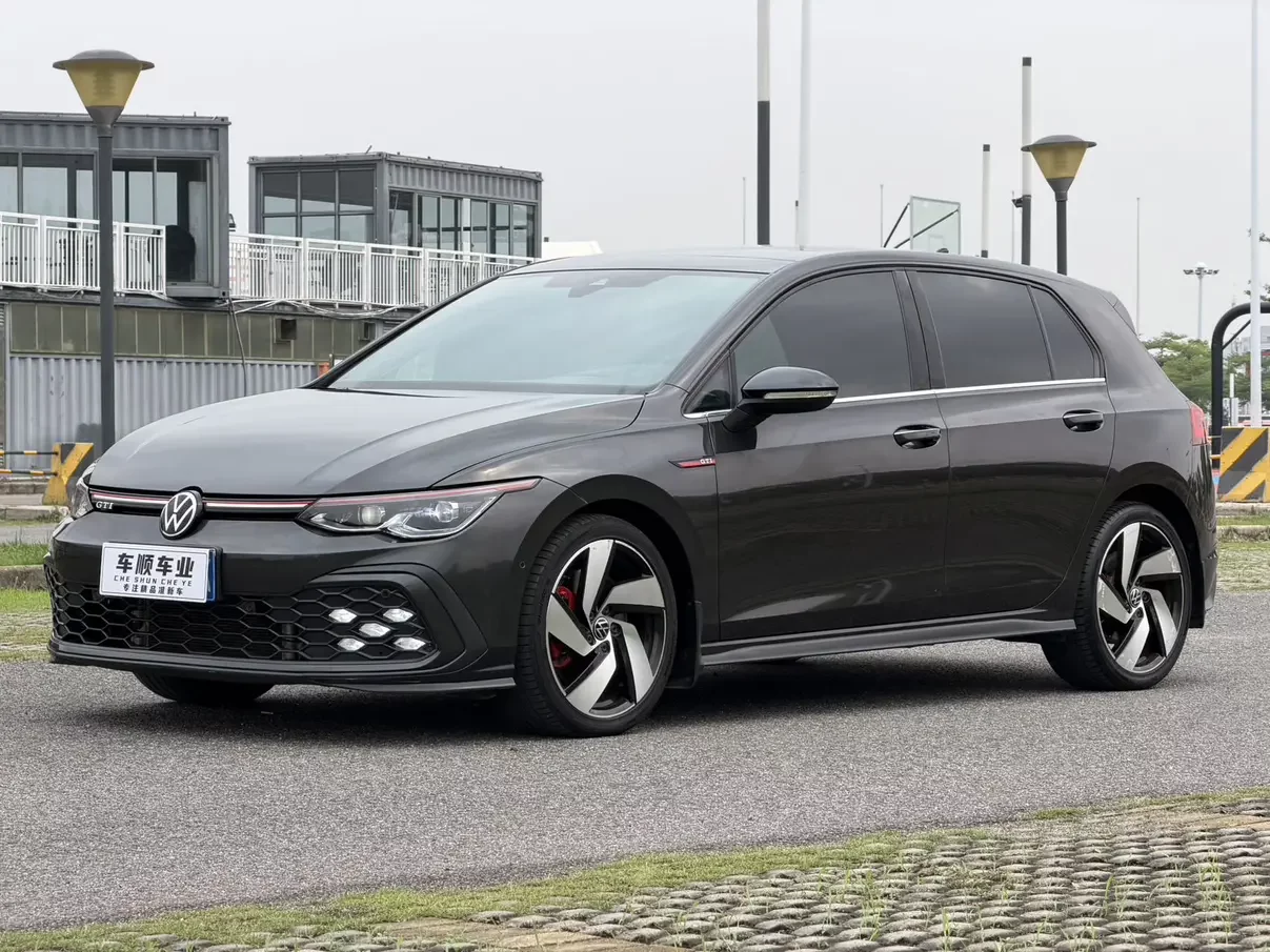 Volkswagen Golf GTI