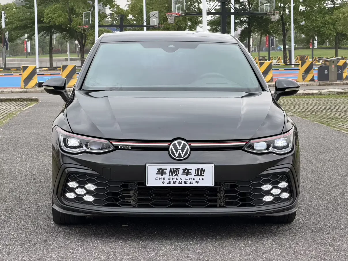 Volkswagen Golf GTI