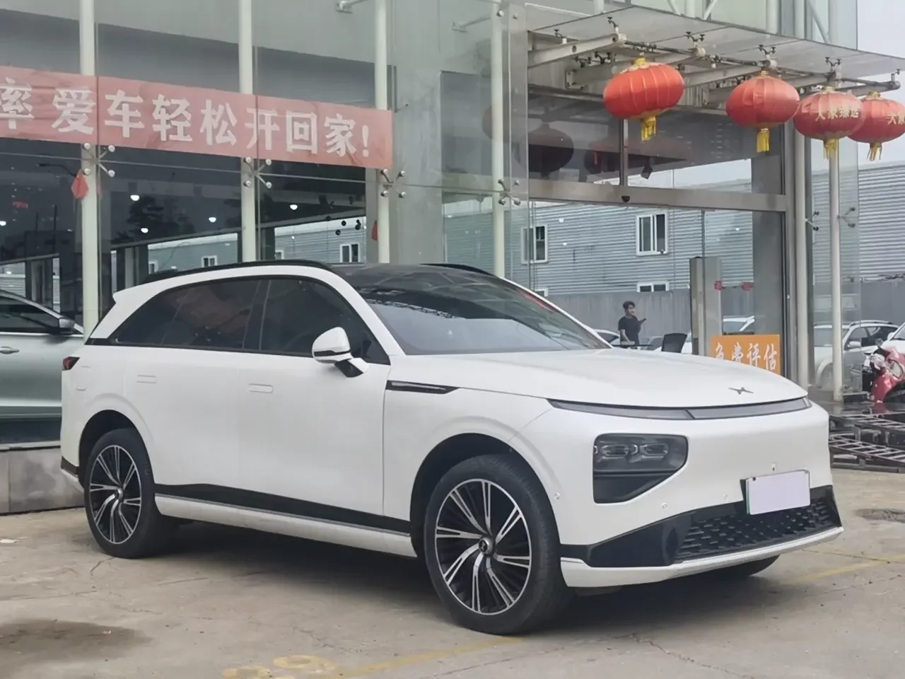 Xpeng G9