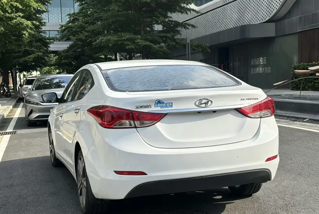 Hyundai Elantra